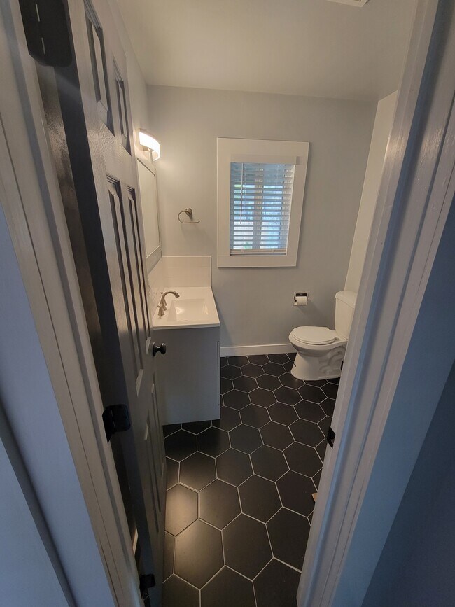 Bathroom - 1267 N Mountain View Ave