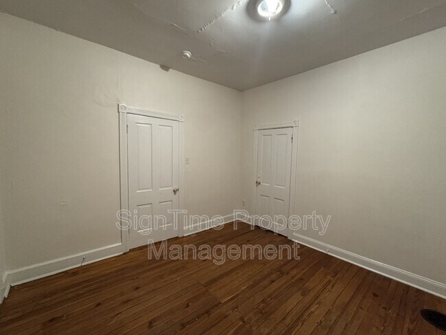 Building Photo - 42 E Franklin St