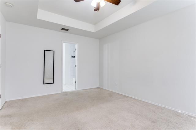 Building Photo - 215 Meadowbrook Ln