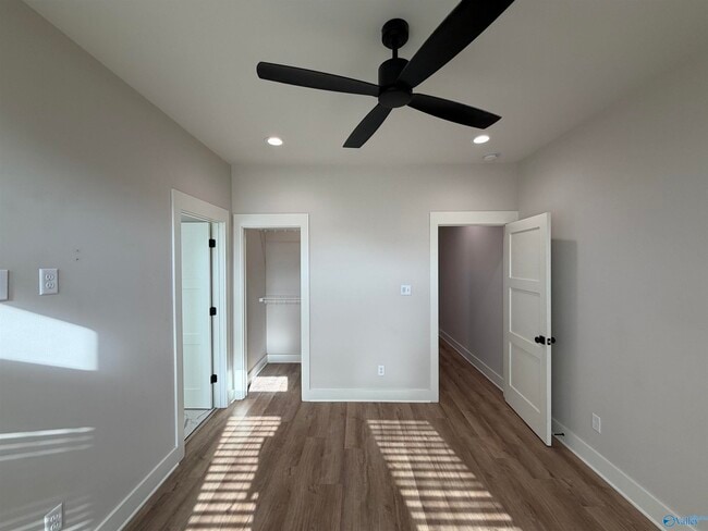 Building Photo - 14 Walnut St NE