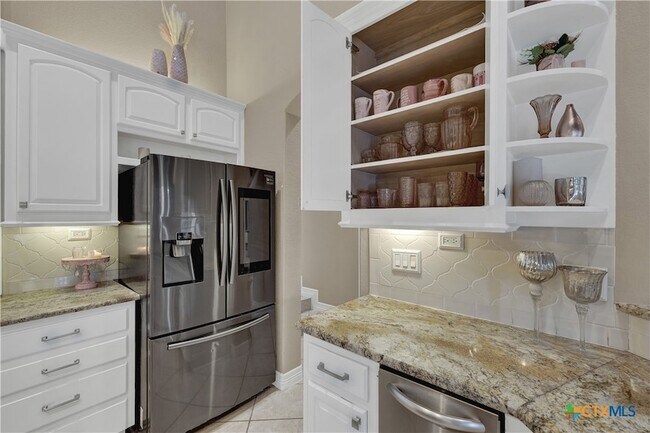 Building Photo - 9752 Trophy Oaks Dr