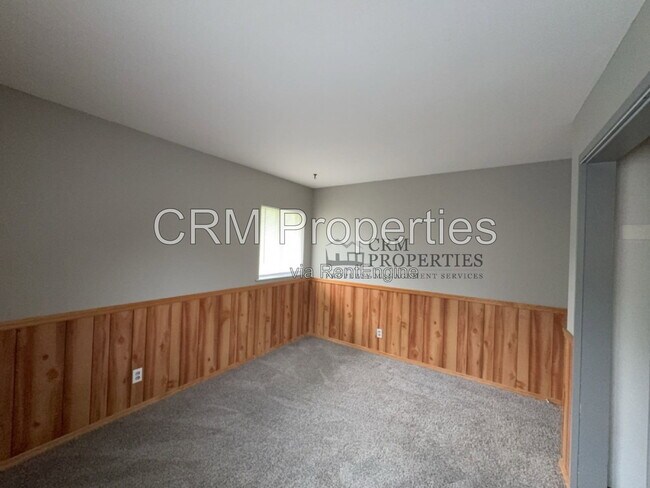Building Photo - 212 Southlea Dr