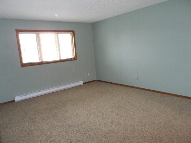 Building Photo - 321 Aristocrat Dr