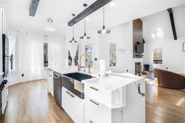 Building Photo - 507 Karen Ln