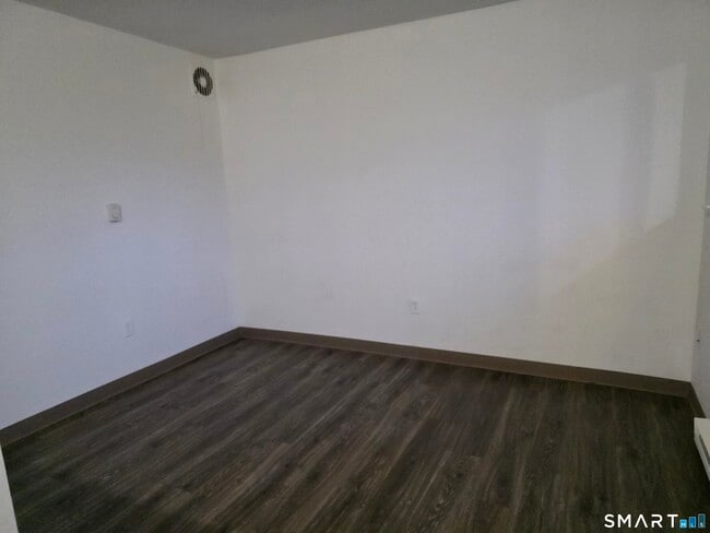 Building Photo - 26 Crandall Hill Rd