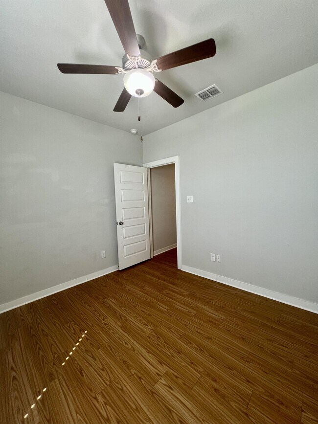 Building Photo - 374 Creekside Curve