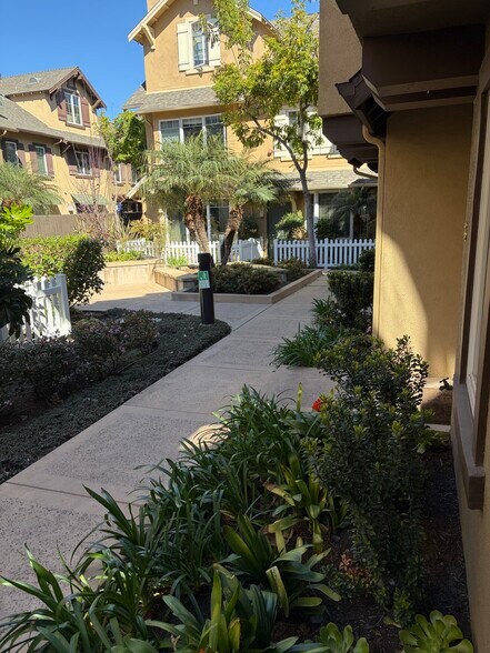 Building Photo - 345 Kellogg Way