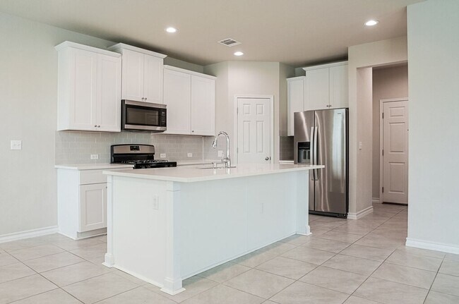 Building Photo - 5306 Golden Canary Ln
