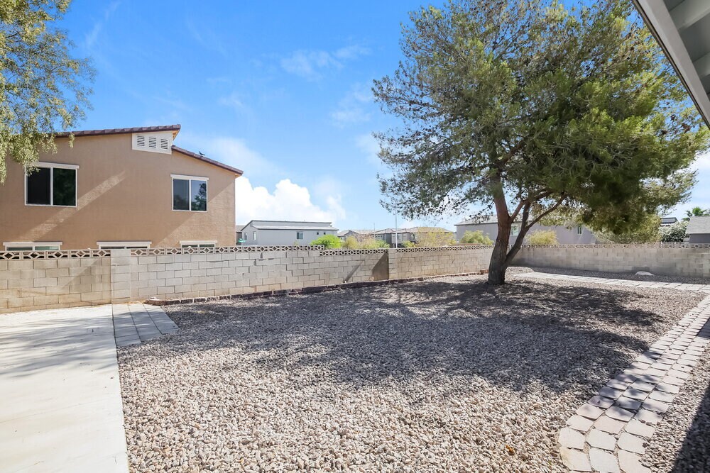 Building Photo - 7900 Fanciful Ave