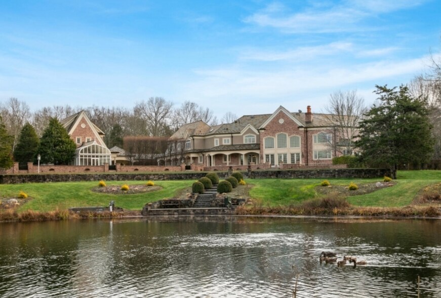 Building Photo - 581 Pottersville Rd