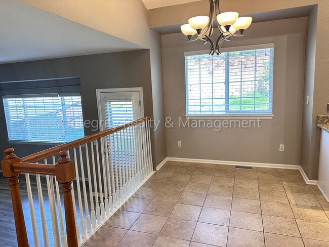 Building Photo - 1041 W Laurenwood Ln