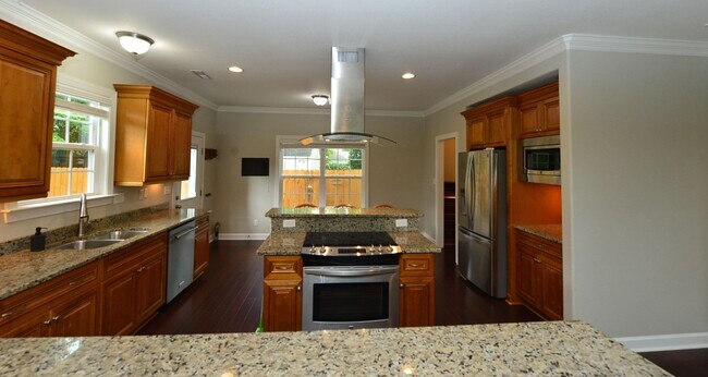 Building Photo - Just a few miles from NOB Navy Base and Ba...