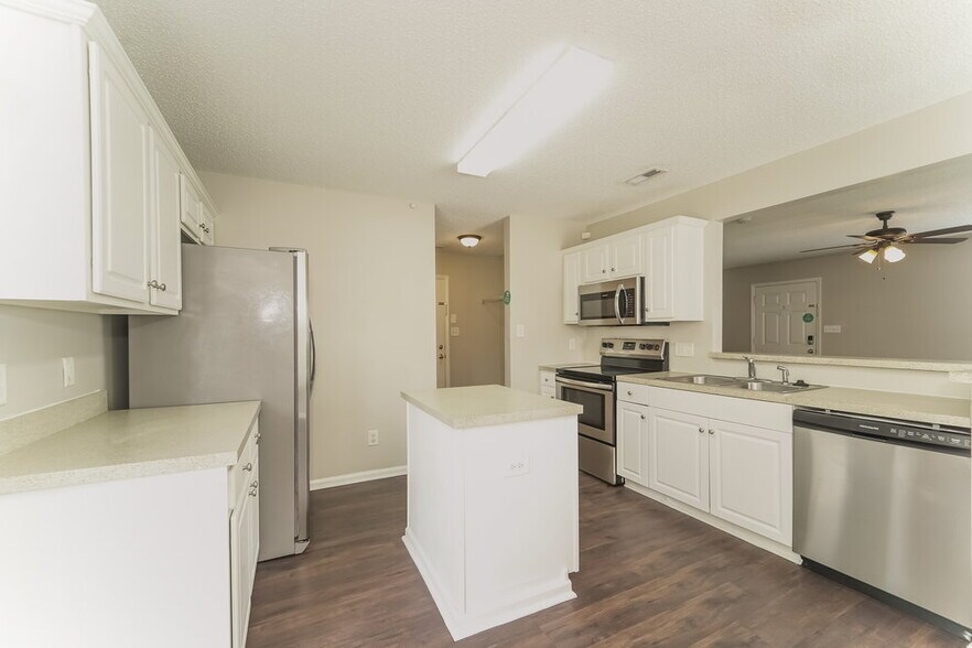 Building Photo - 10512 Katie Creek Ct