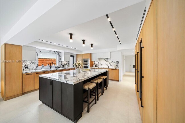 Building Photo - 1815 Fairhaven Pl