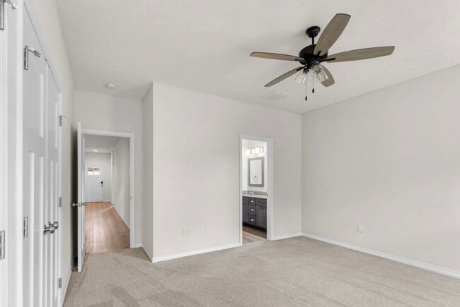 Building Photo - NEW LUXURY 3 BED 2 BATH 2 CAR GARAGE DUPLEX