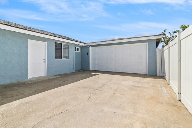 Building Photo - 3712 Odom St