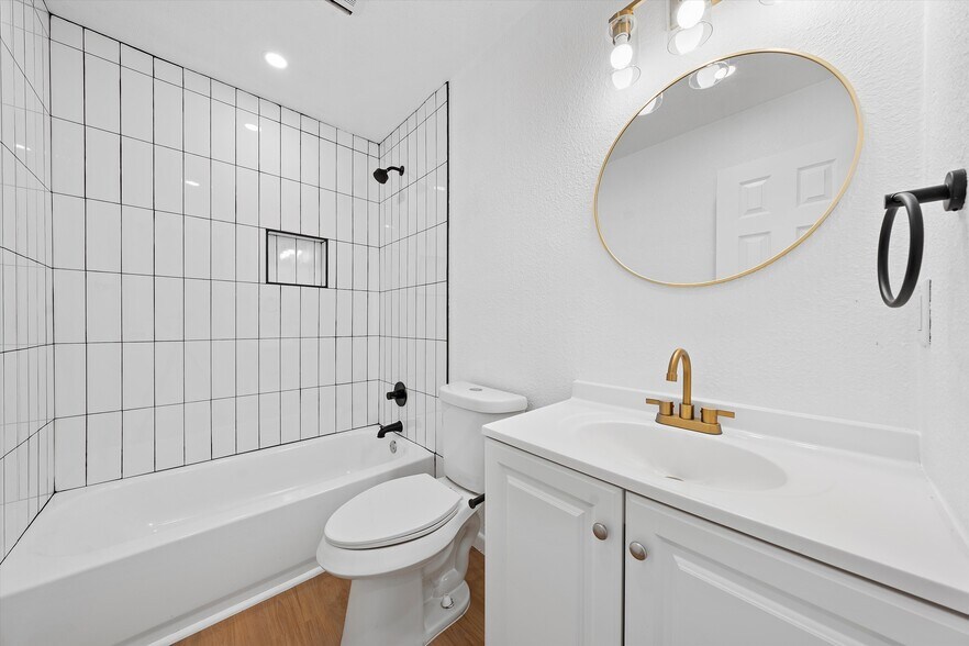 Building Photo - 1205 N 6th St