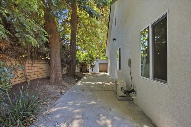Building Photo - 17024 Parthenia St