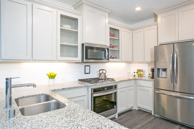 Building Photo - 1213 Casselberry Dr