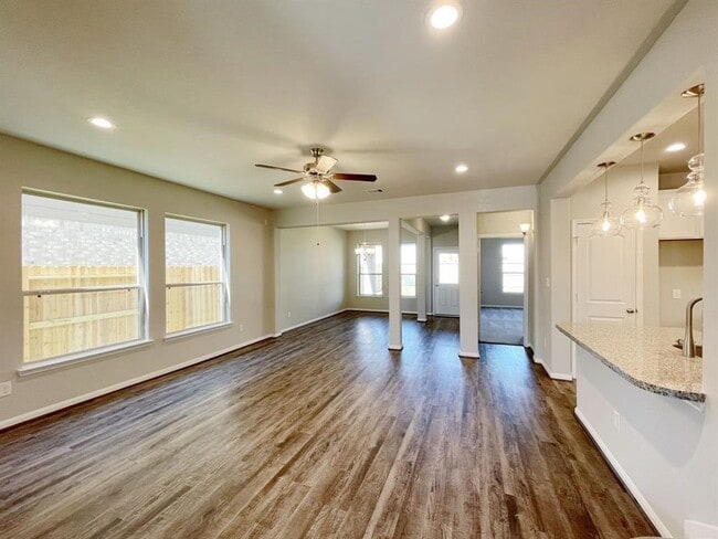 Building Photo - 24946 Via Arabella Ln
