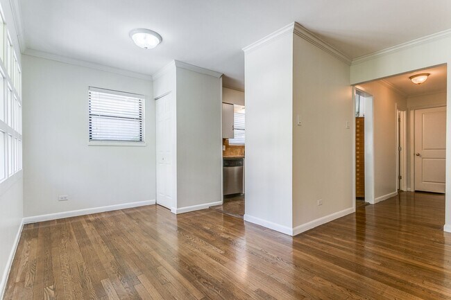 Building Photo - BOUTIQUE ALAMO HEIGHTS 1-BEDROOM APARTMENT