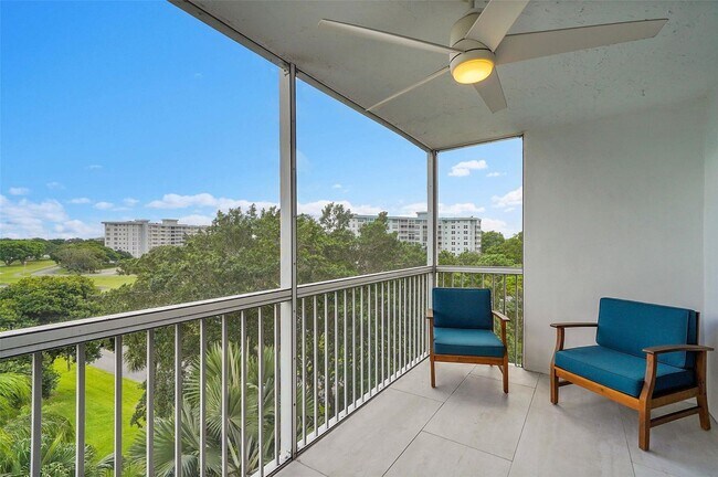 Building Photo - 3051 N Course Dr