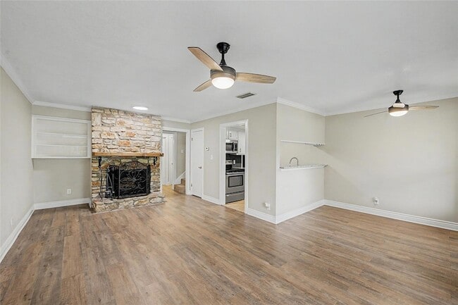 Building Photo - 41 Cypress Fairway Village