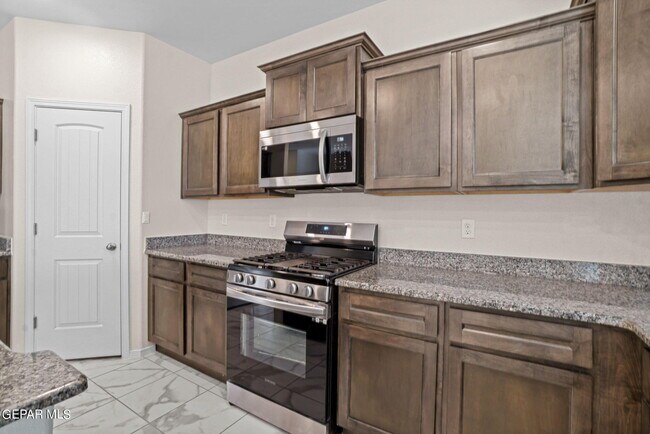 Building Photo - 11506 Summer Dr