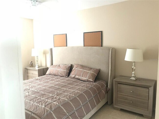 Building Photo - 4160 Pershing Pointe Pl