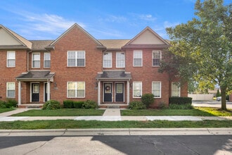 Building Photo - Turnberry Court