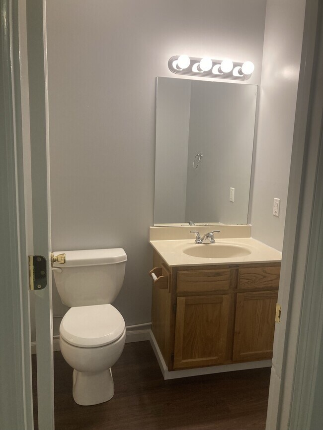 Building Photo - Carmichael Properties LLC. 1303