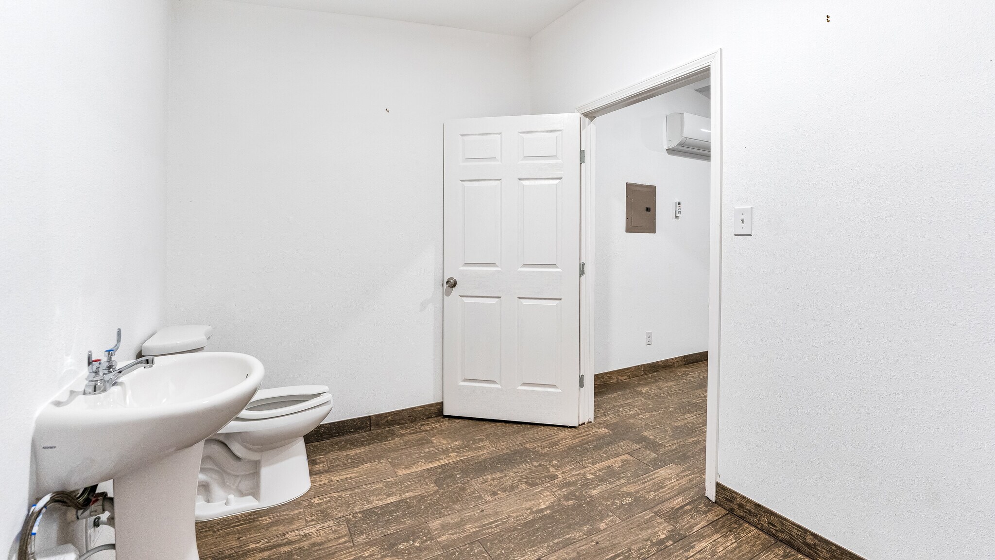 Building Photo - 4530 Walzem Rd