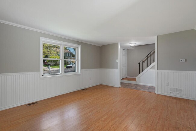 Building Photo - 710 S Washington St