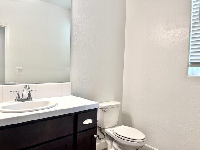 Building Photo - 377 Traverse Dr S