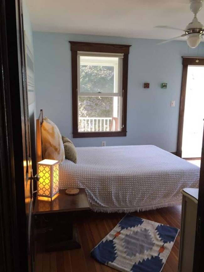 Building Photo - 216 Washington St