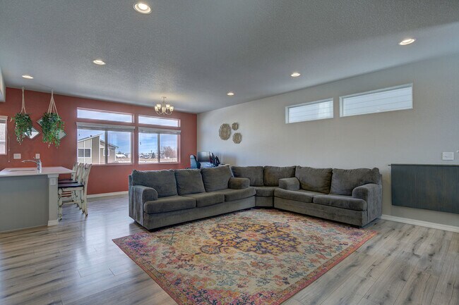 Building Photo - 11140 Feliz Wy