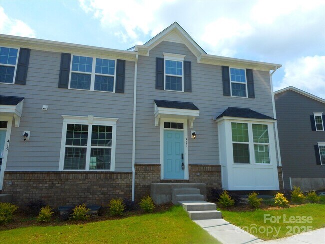Primary Photo - 421 Serenity Cir