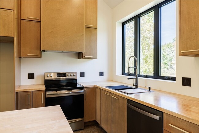 Building Photo - 2989 Ryder Rd