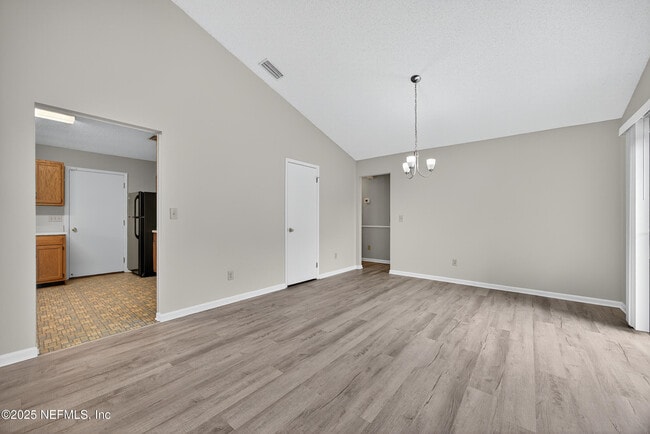 Building Photo - 2512 Bluffton Dr