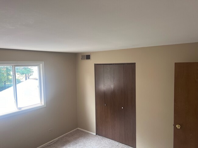 Building Photo - 642 Melrose Ln