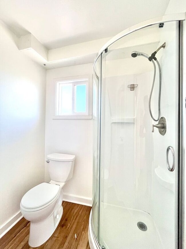 Building Photo - Very Large 1 Bed/1 BA in a Mountainside Re...