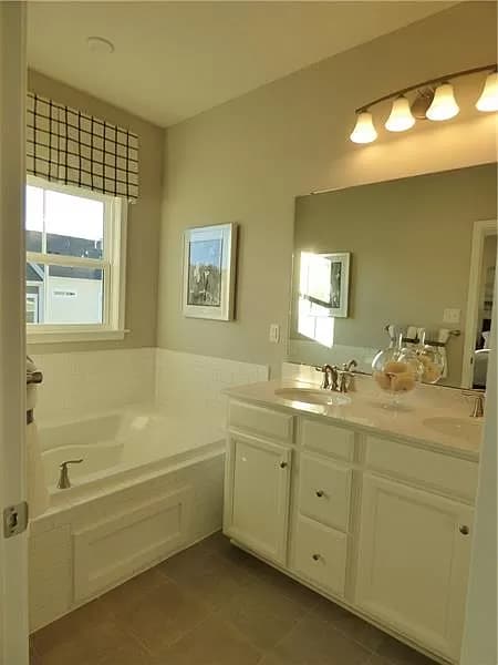 Building Photo - 1008 Mohawk Ln