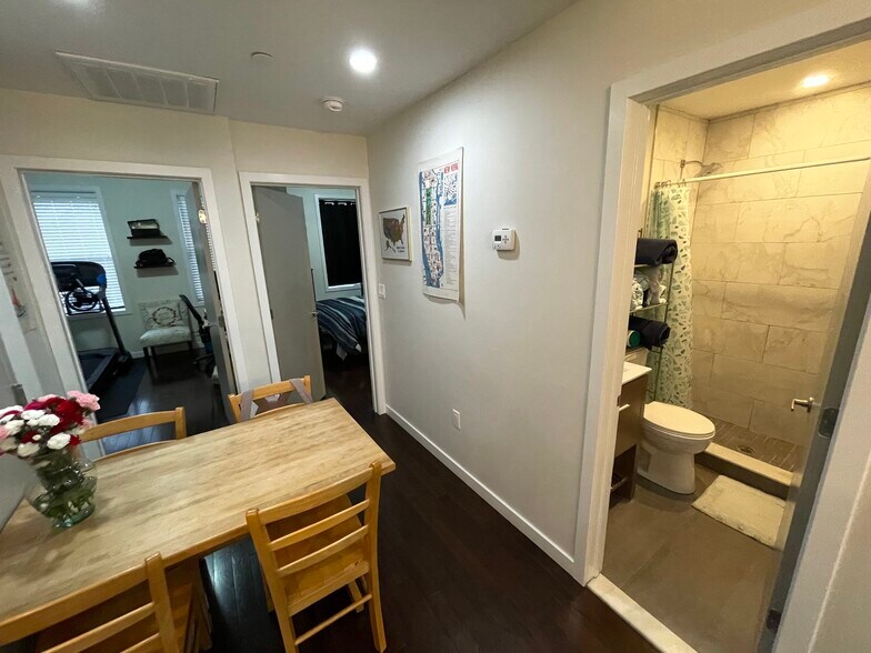 Building Photo - 3279 33rd St