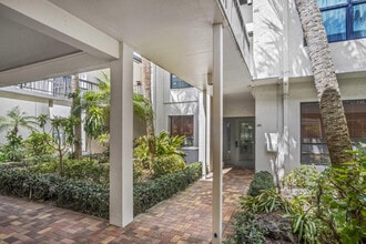 Building Photo - 730 Greensward Ct