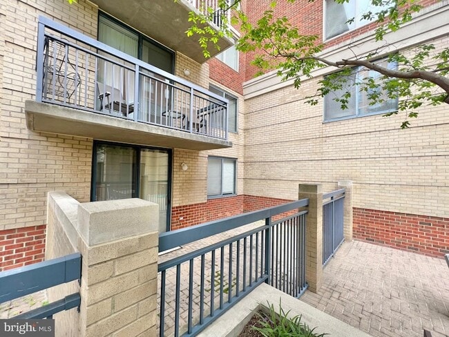 Building Photo - 3830 9th St N