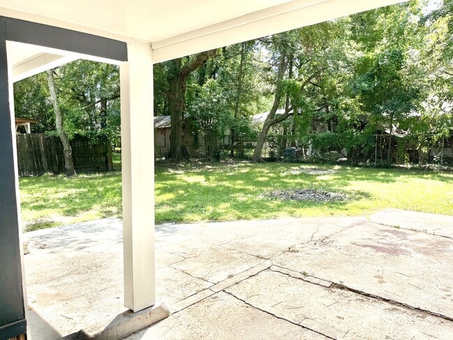 Building Photo - 3216 Brady St