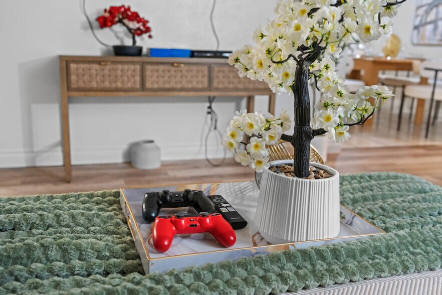 Building Photo - 10150 Sierra Madre Rd