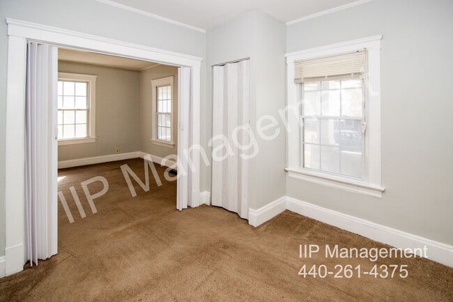 Building Photo - 9903 Sladden Ave