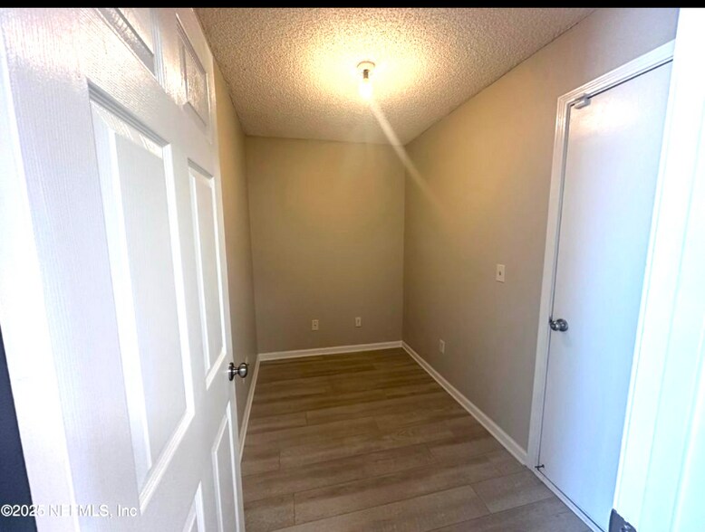 Building Photo - 345 Wildberry Ct