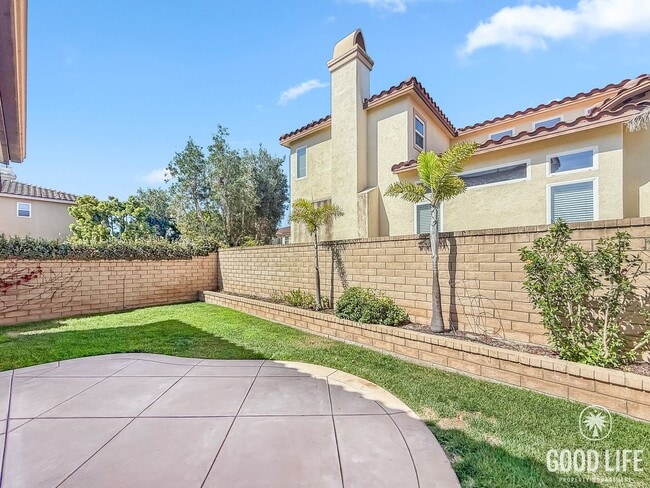 Building Photo - Updated 5BR/3BA San Diego home with modern...